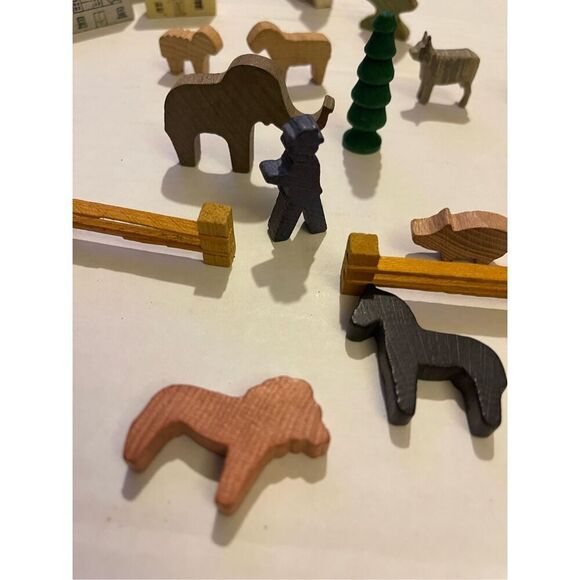 Vintage Miniature East Germany Dregeno mini Animals Houses Trees Fence Set Origi - Picture 6 of 14